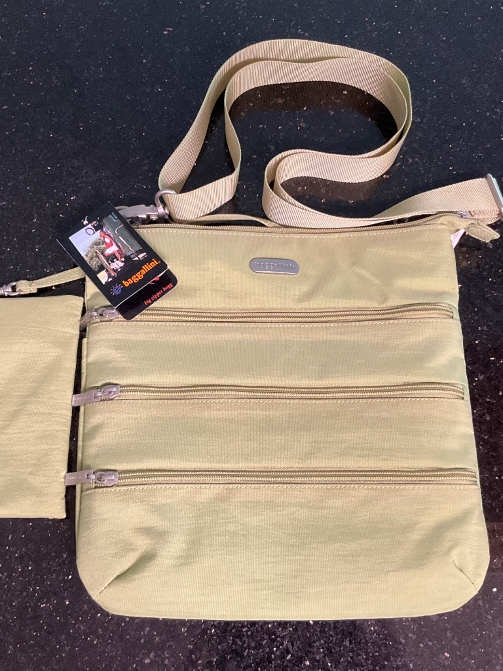 Green Baggalini  Legacy Big Zipper Bagg with wristlet, crossbody NWT